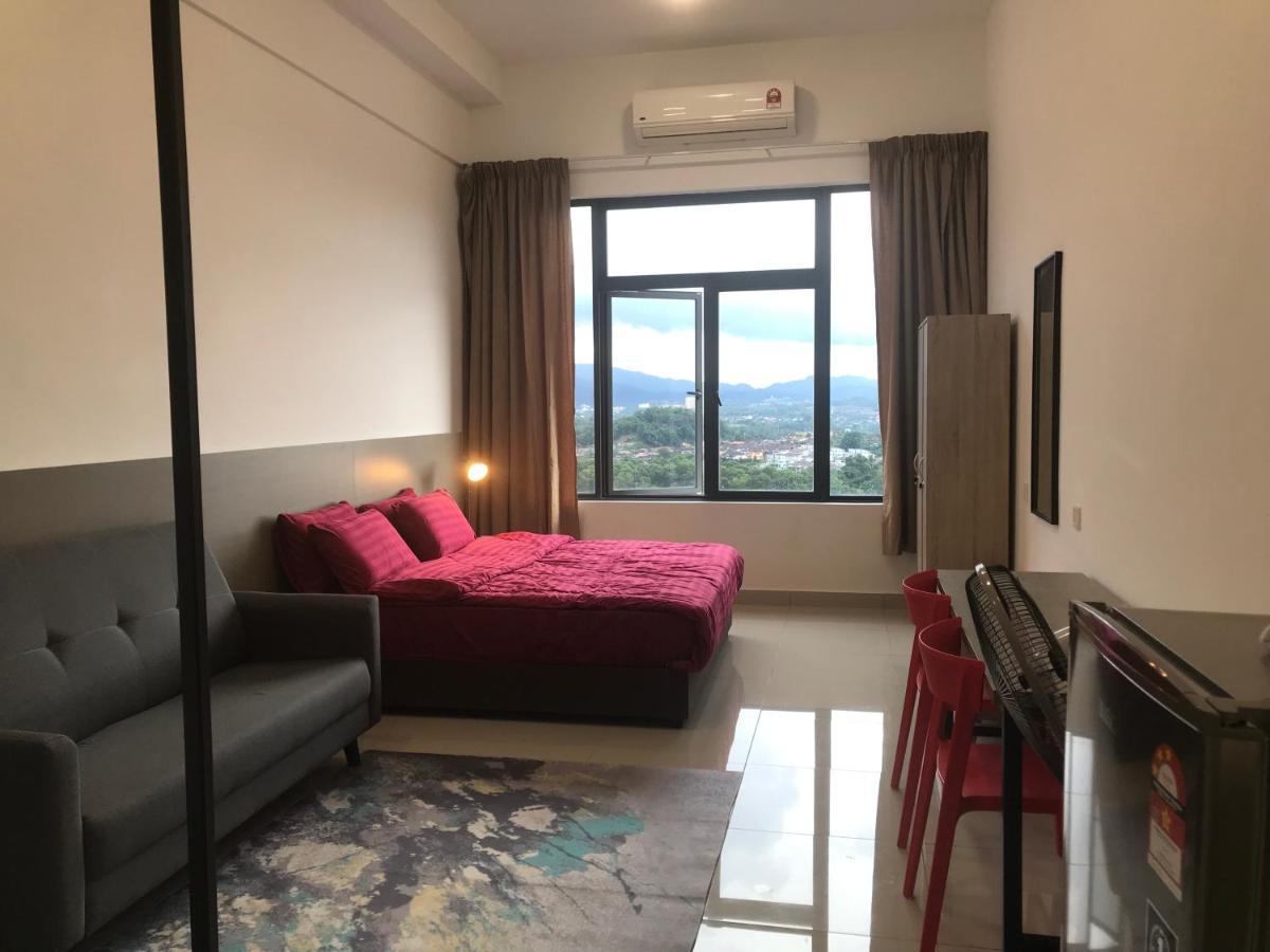 David Unicity, 3 Apartment *