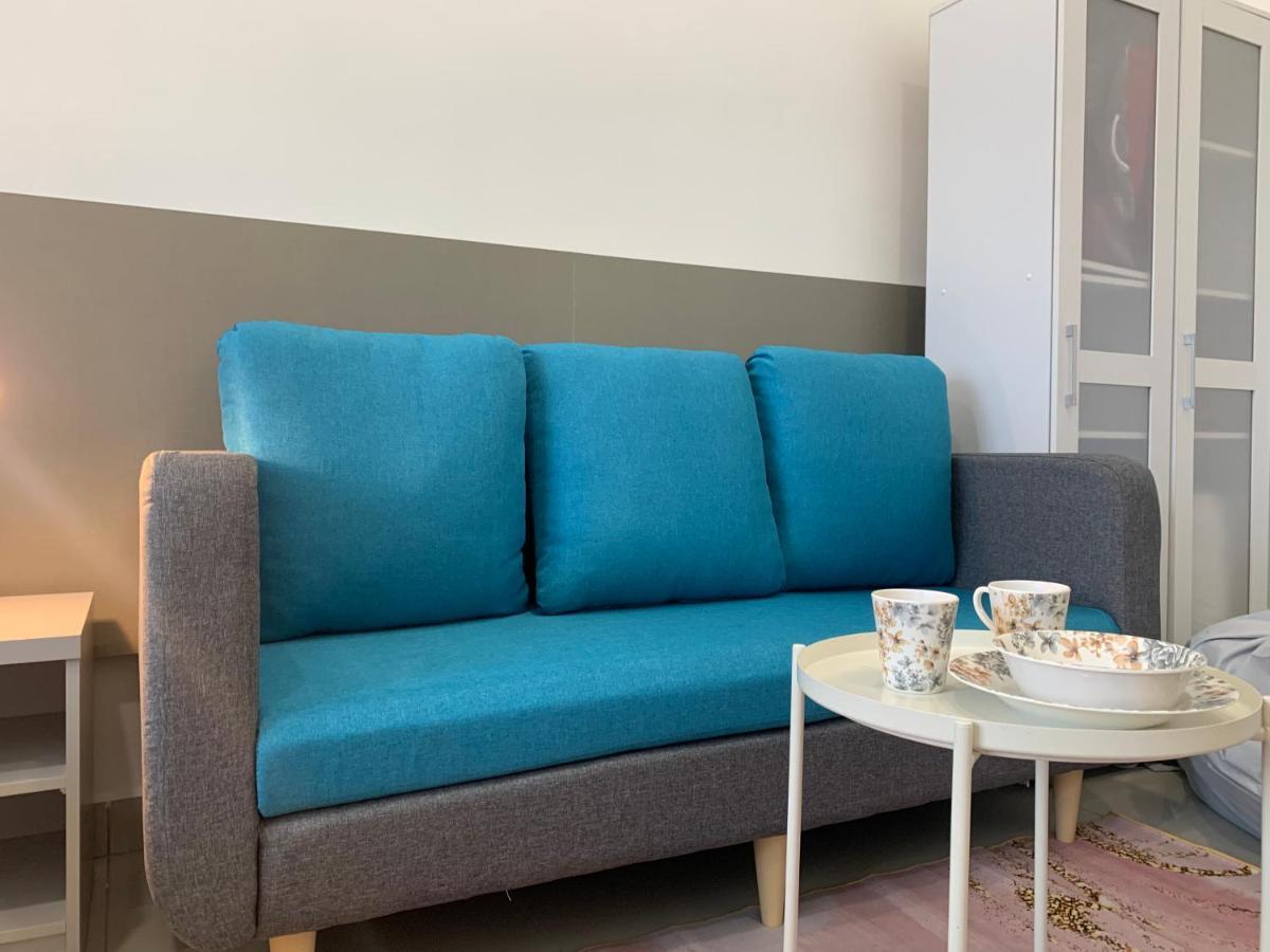 David Unicity, 3 Apartment
